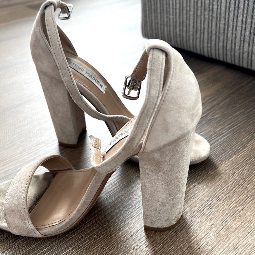 Steve Madden Block/Strap Heel Great Condition Onl… - image 3